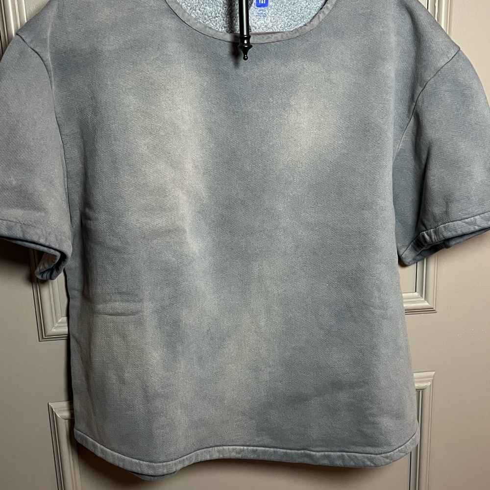 Gray Short Sleeve YEEZY men’s oversized sweatshirt.
